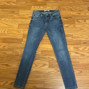 Low rise skinny jeans